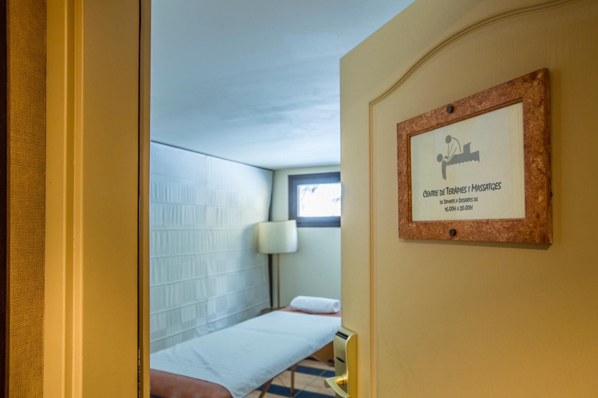 Yomo Patagonia Otel Arinsal Dış mekan fotoğraf